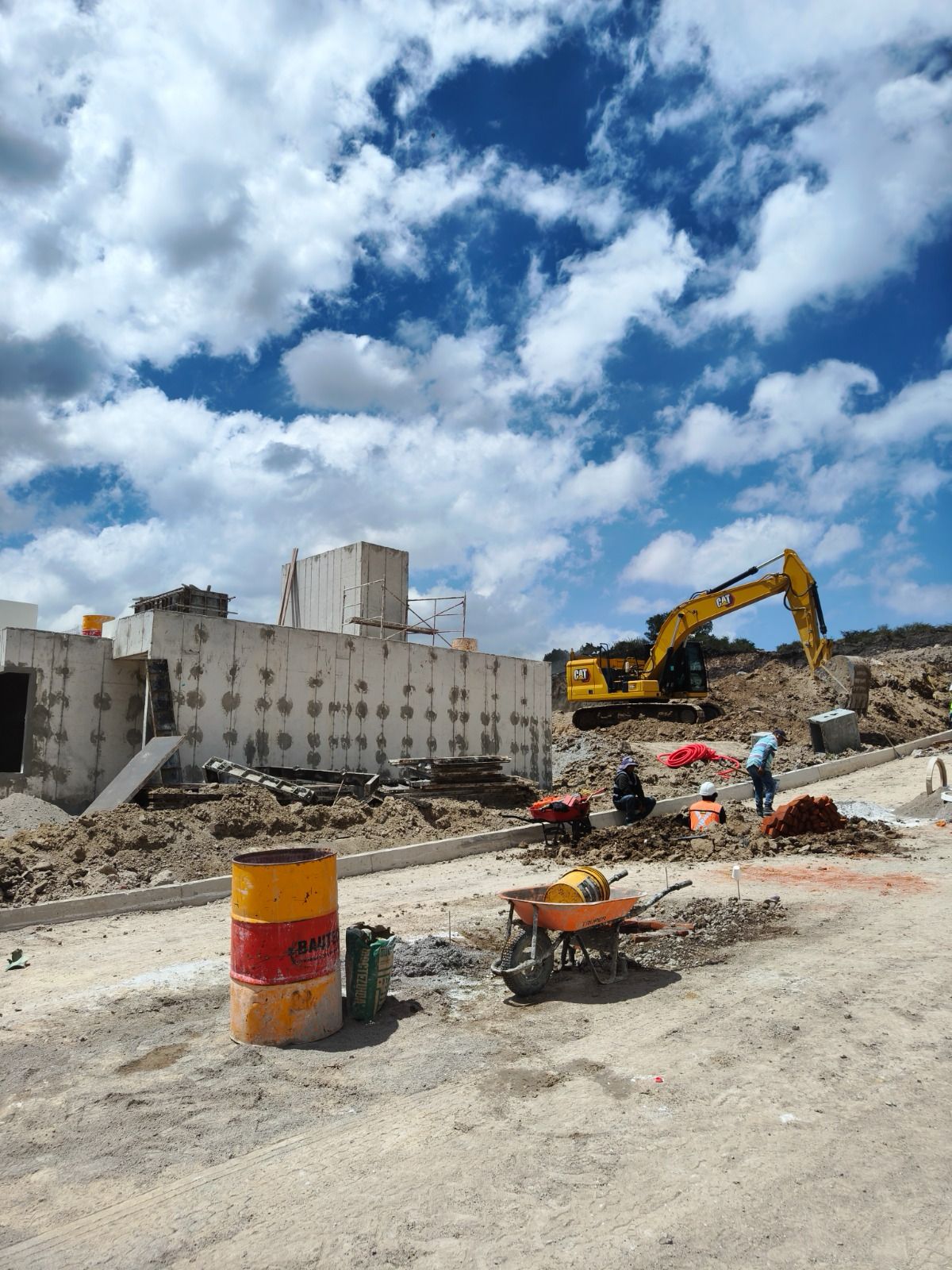 Obra en construcción en el Valle de México